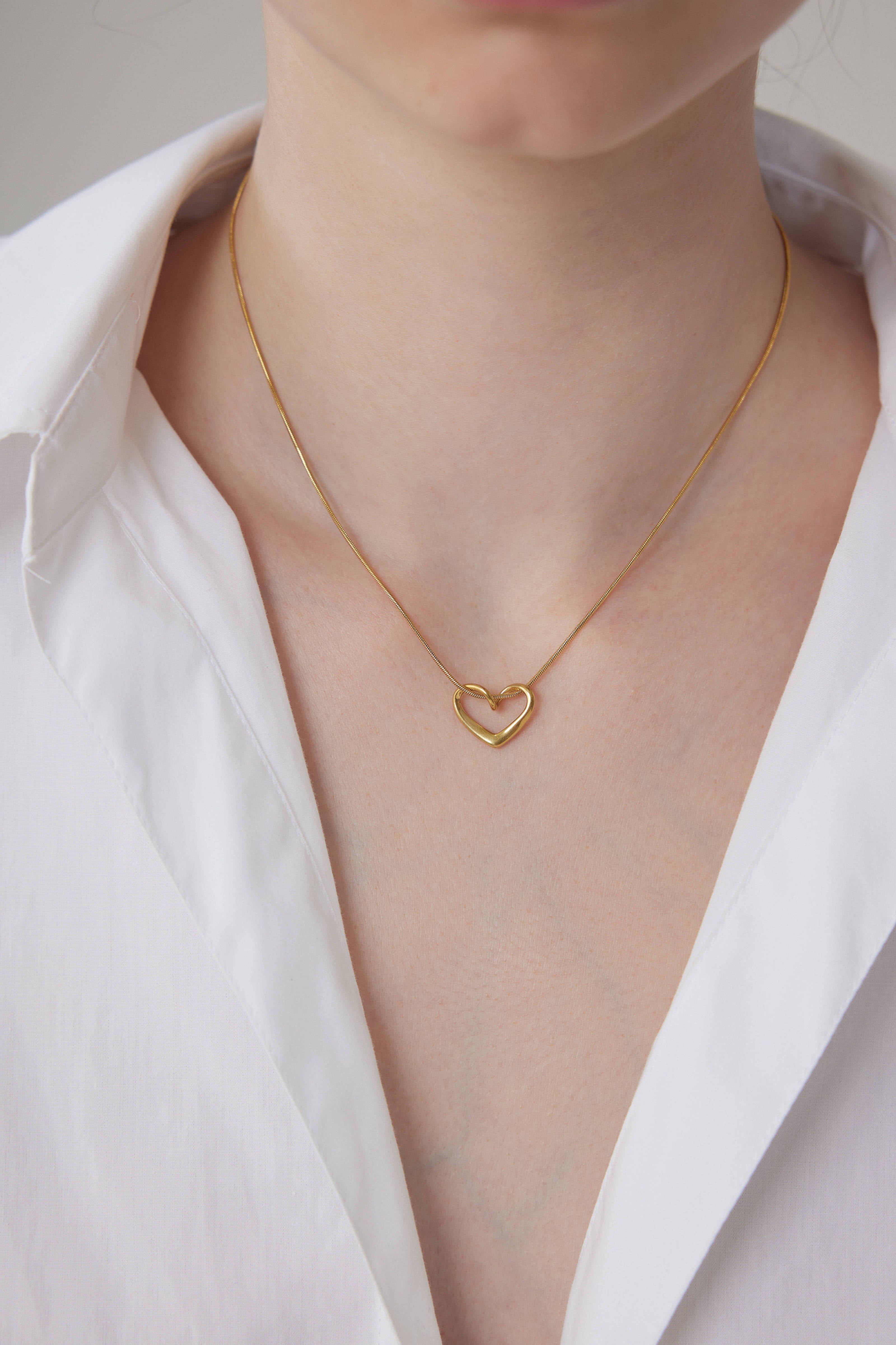 Entwined Heart Necklace - Gold