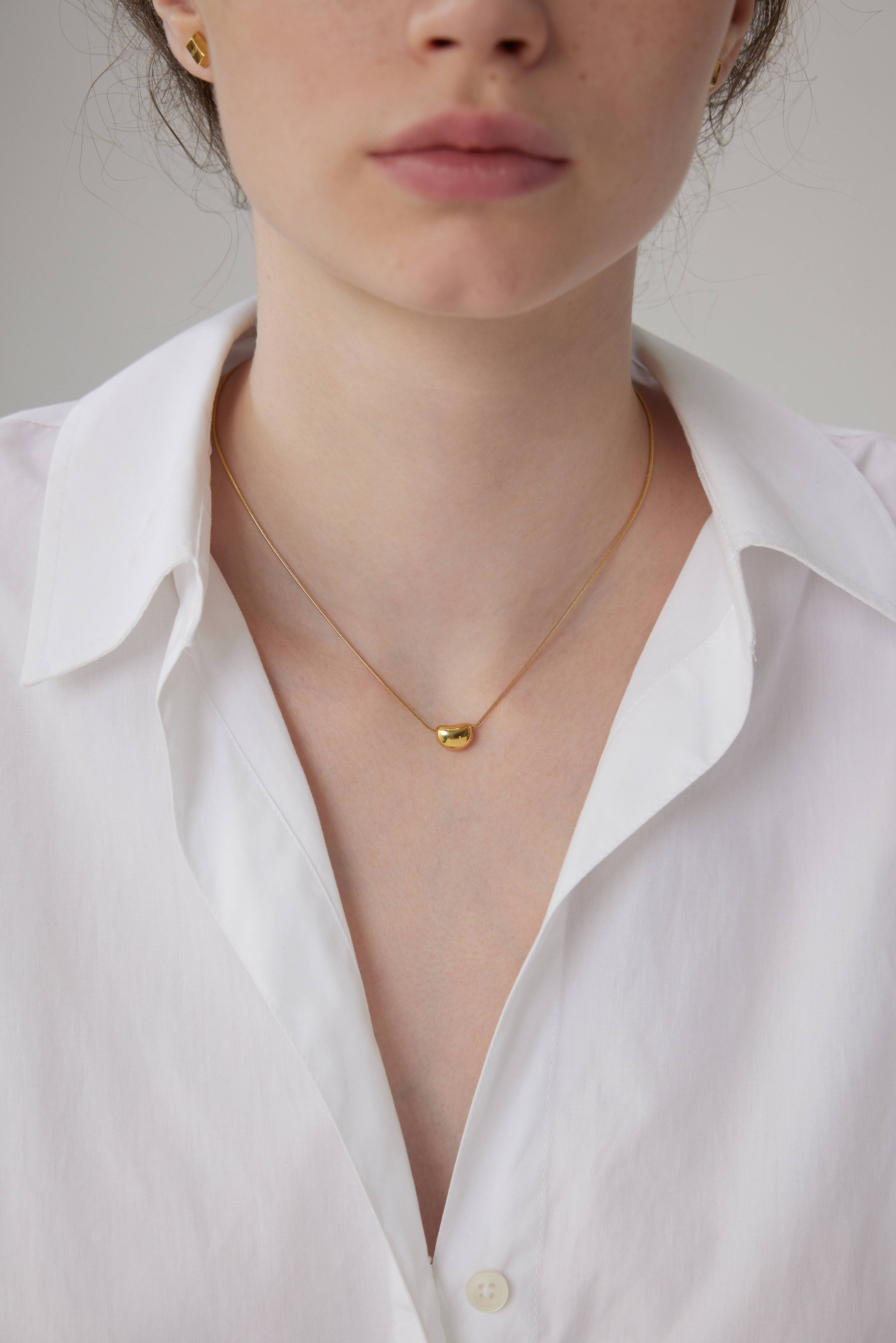 Heartfelt Bean Necklace - Gold